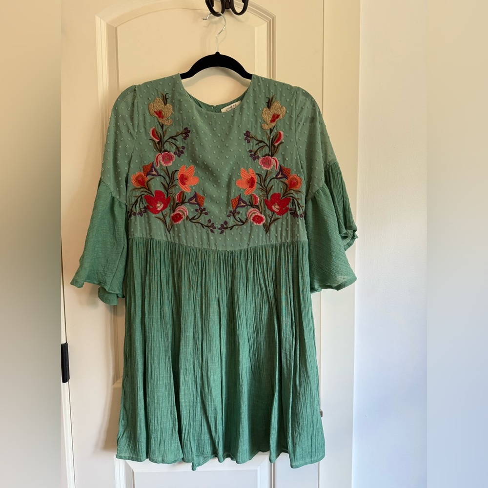 Boutique brand Green Floral Embroidered Dress Small